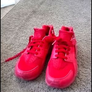 Red nike huarache